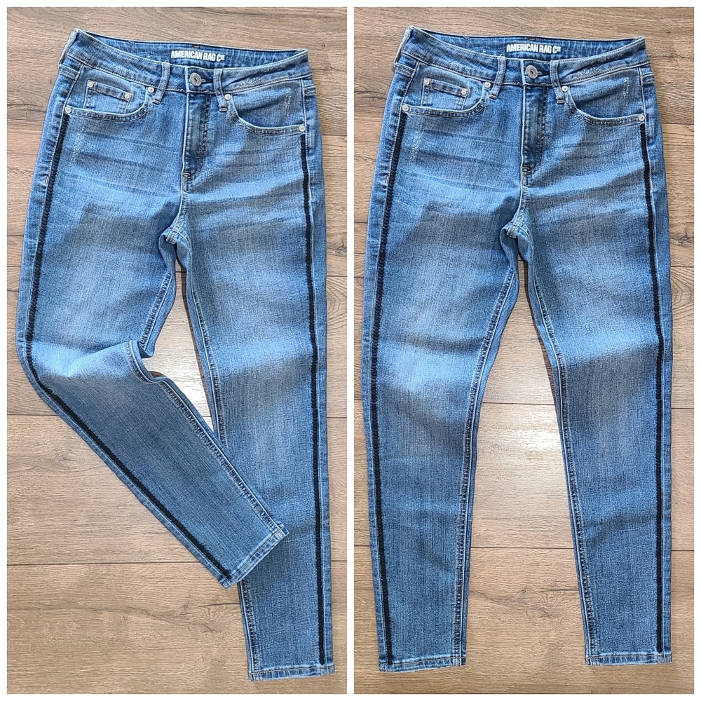 Barely Worn- AMERICAN RAG CIE- Skinny-Embroidered leg Size 3- Distressed Jeans